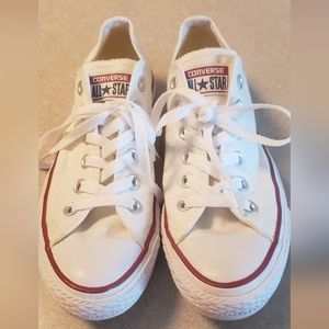 Old school style Converse Chuck Taylor Size 8 Worn 1X